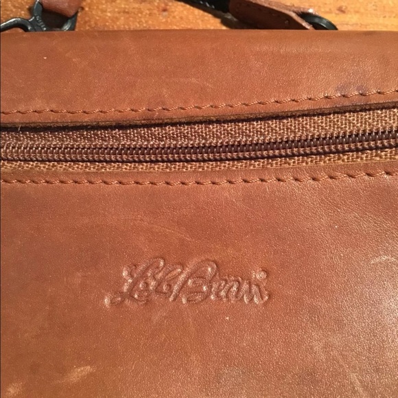 ❤️SOLD❤️ LLBean Travel Wallet Crossbody - Picture 2 of 8